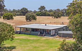 Bailey Estate - Margaret River Lakeside Stay